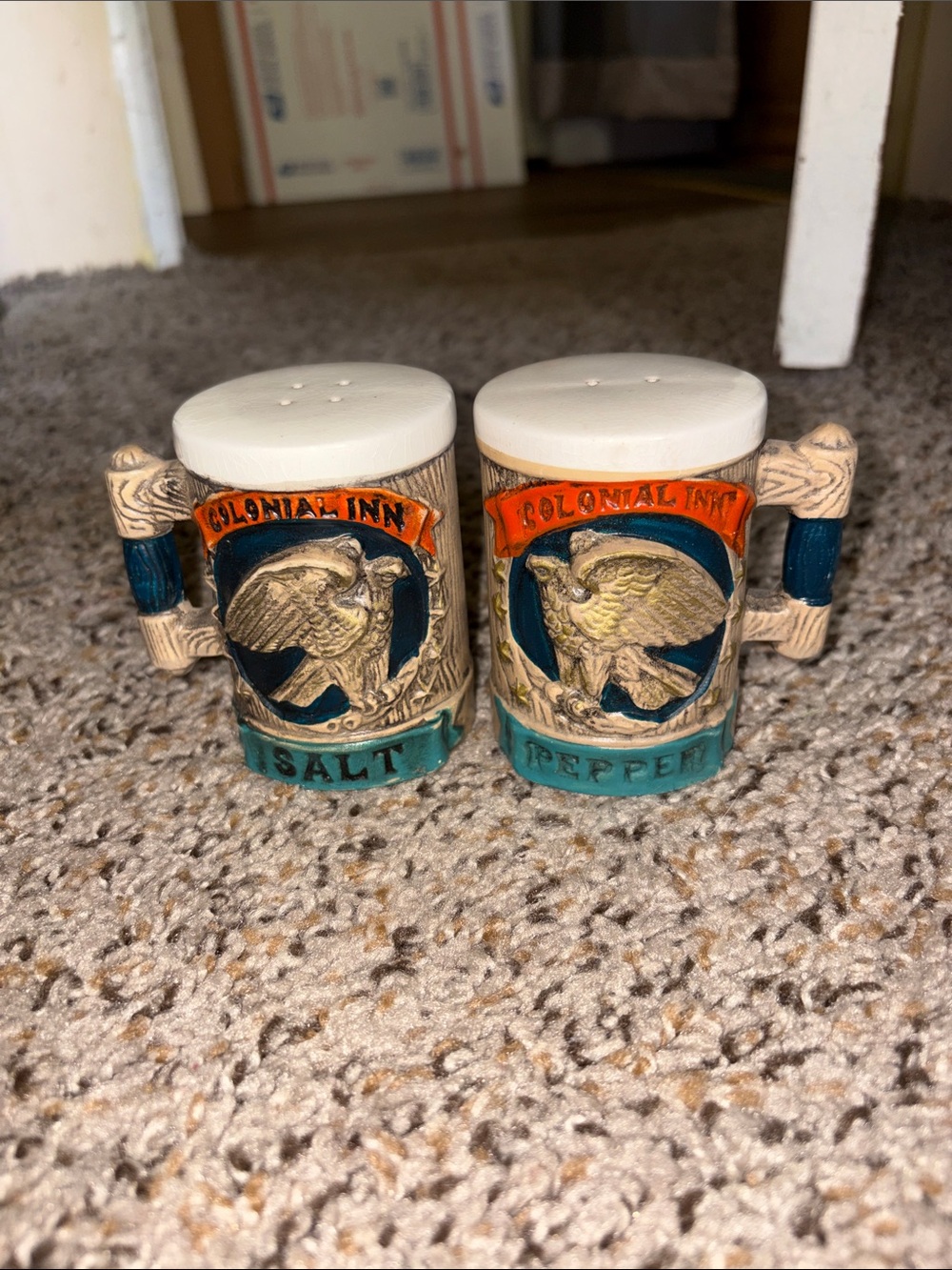 Vintage Napcoware Colonial Inn mug shaped salt and pepper shakers